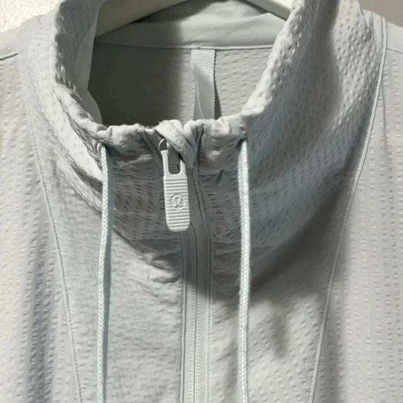 Lululemon Pack Light Pullover Almost Blue Rare - Picture 8 of 16